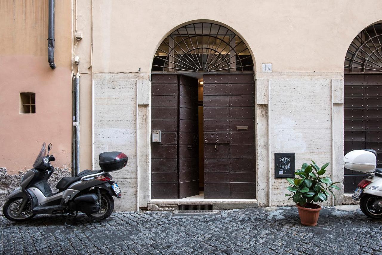 Holidays Teatro Pace Roma Dış mekan fotoğraf